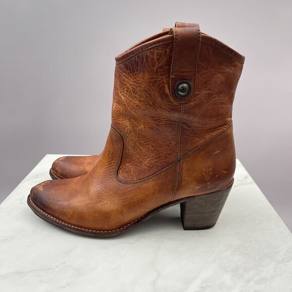 Frye Billy Short Cognac Brown Leather Ankle Boots Button Detail Women's 10 B - Picture 8 of 12